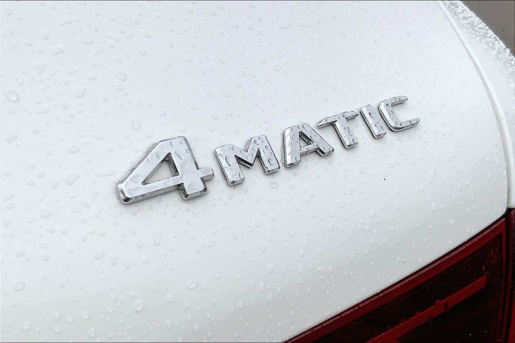 Used 2021 Mercedes-Benz GLC 300 4MATIC image 11