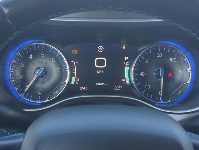 Used 2021 Chrysler Pacifica Touring-L w/ Uconnect Theater Family Group AWD/4WD image 16