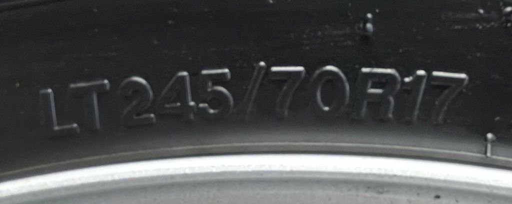 Used 2020 Nissan NV 2500 SV image 17