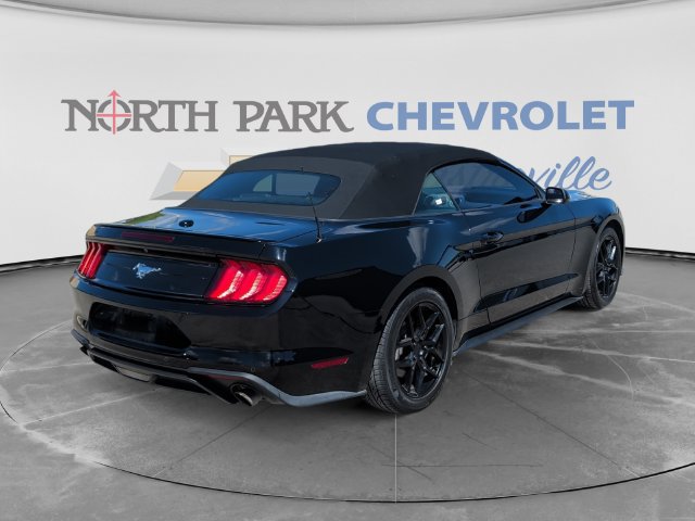 Used 2022 Ford Mustang Premium RWD image 3