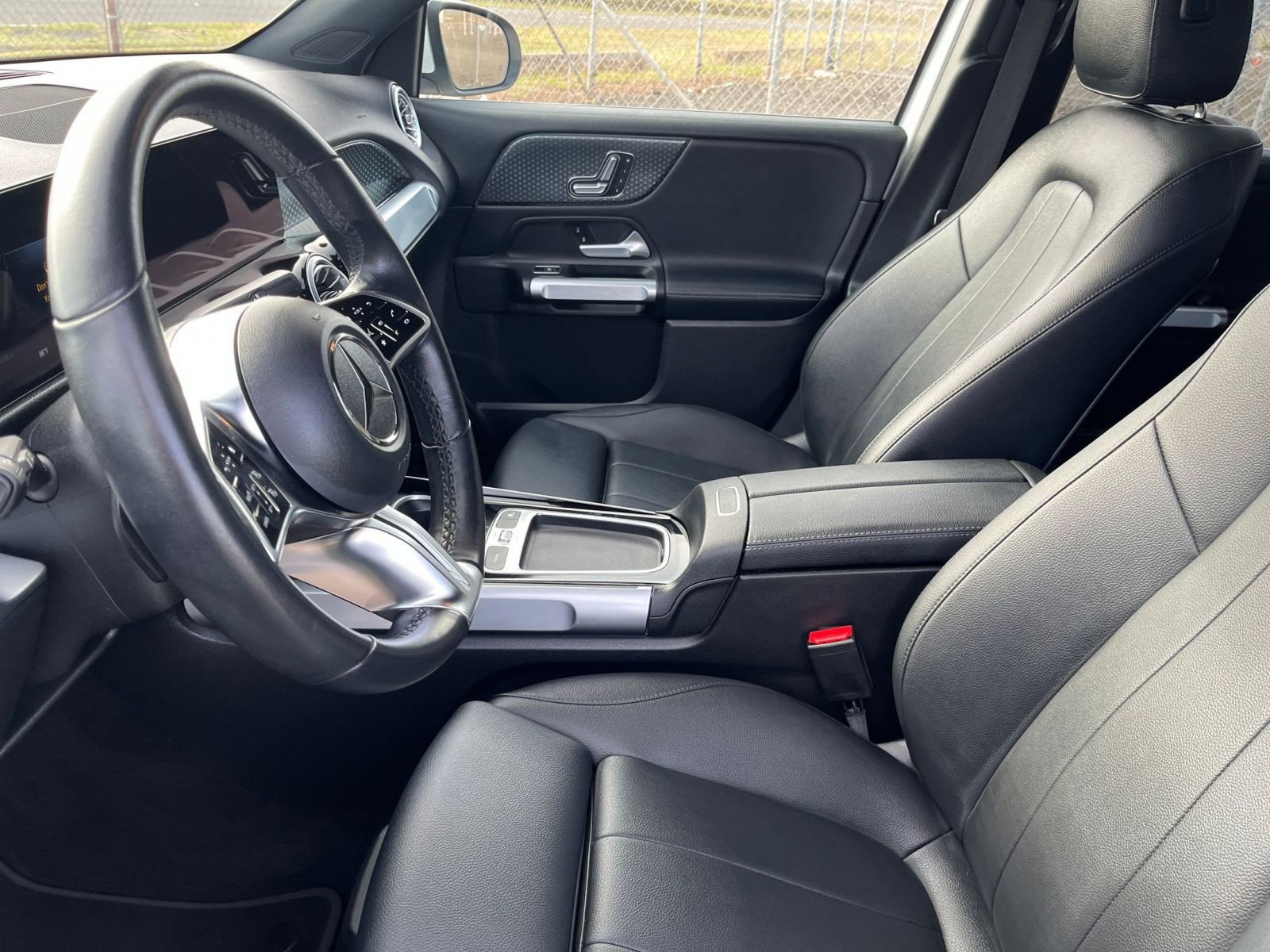 Used 2024 Mercedes-Benz EQB 250+ image 31