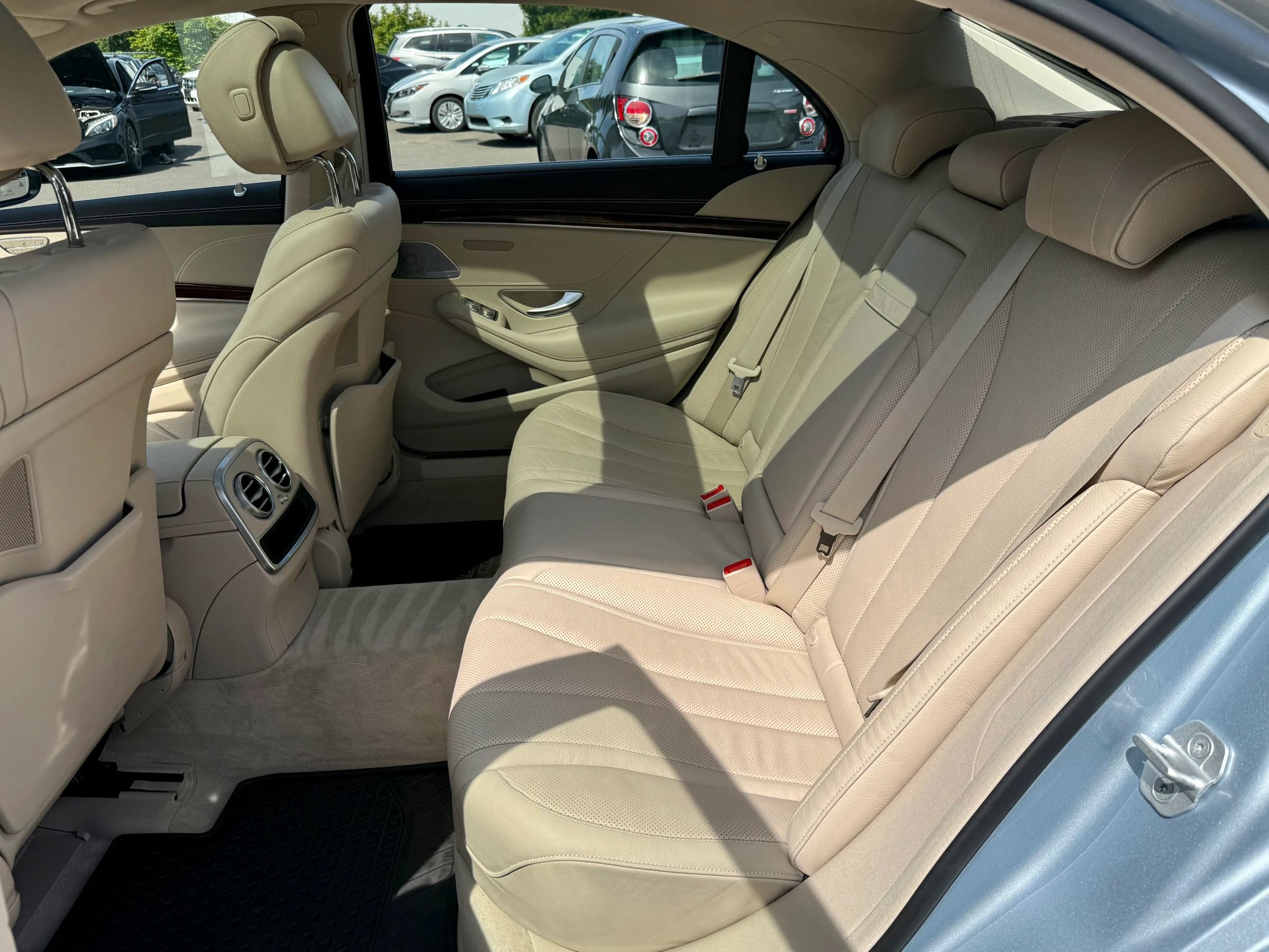 Used 2015 Mercedes-Benz S 550 4MATIC Sedan image 31