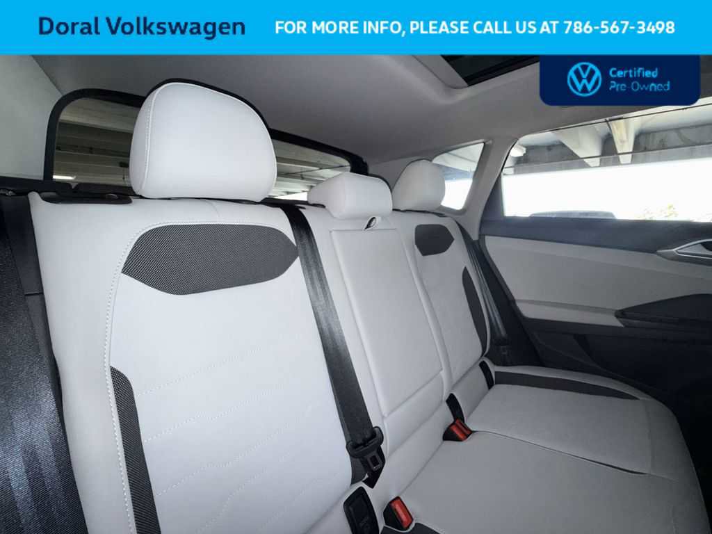 Used 2025 Volkswagen Taos SE FWD image 26