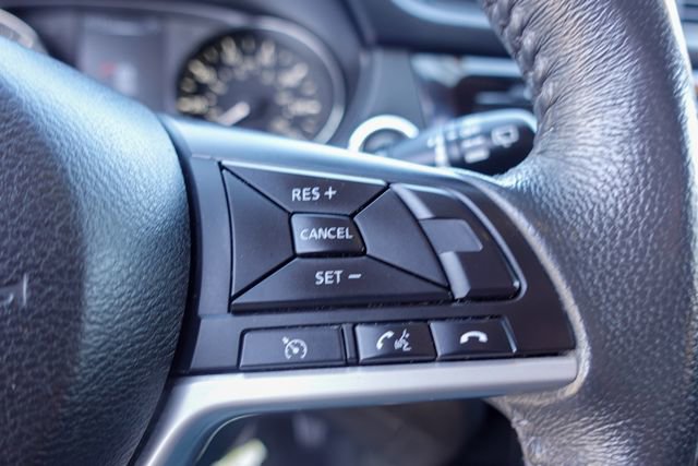 Used 2017 Nissan Rogue SV image 14