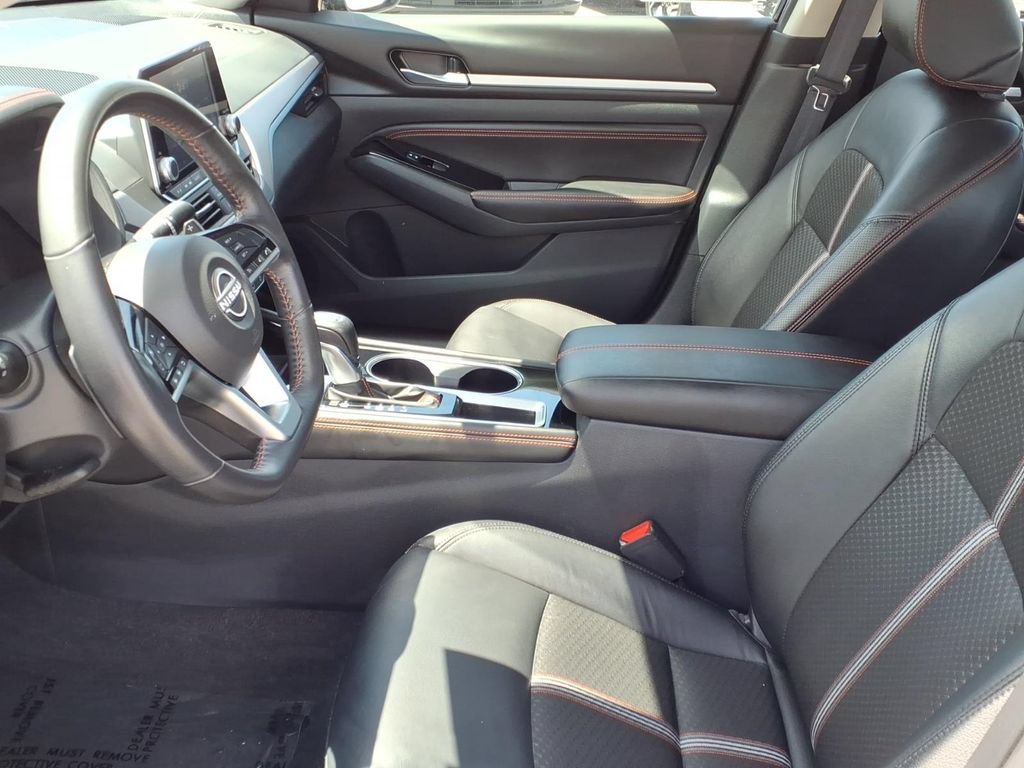 Used 2023 Nissan Altima 2.5 SR FWD image 14