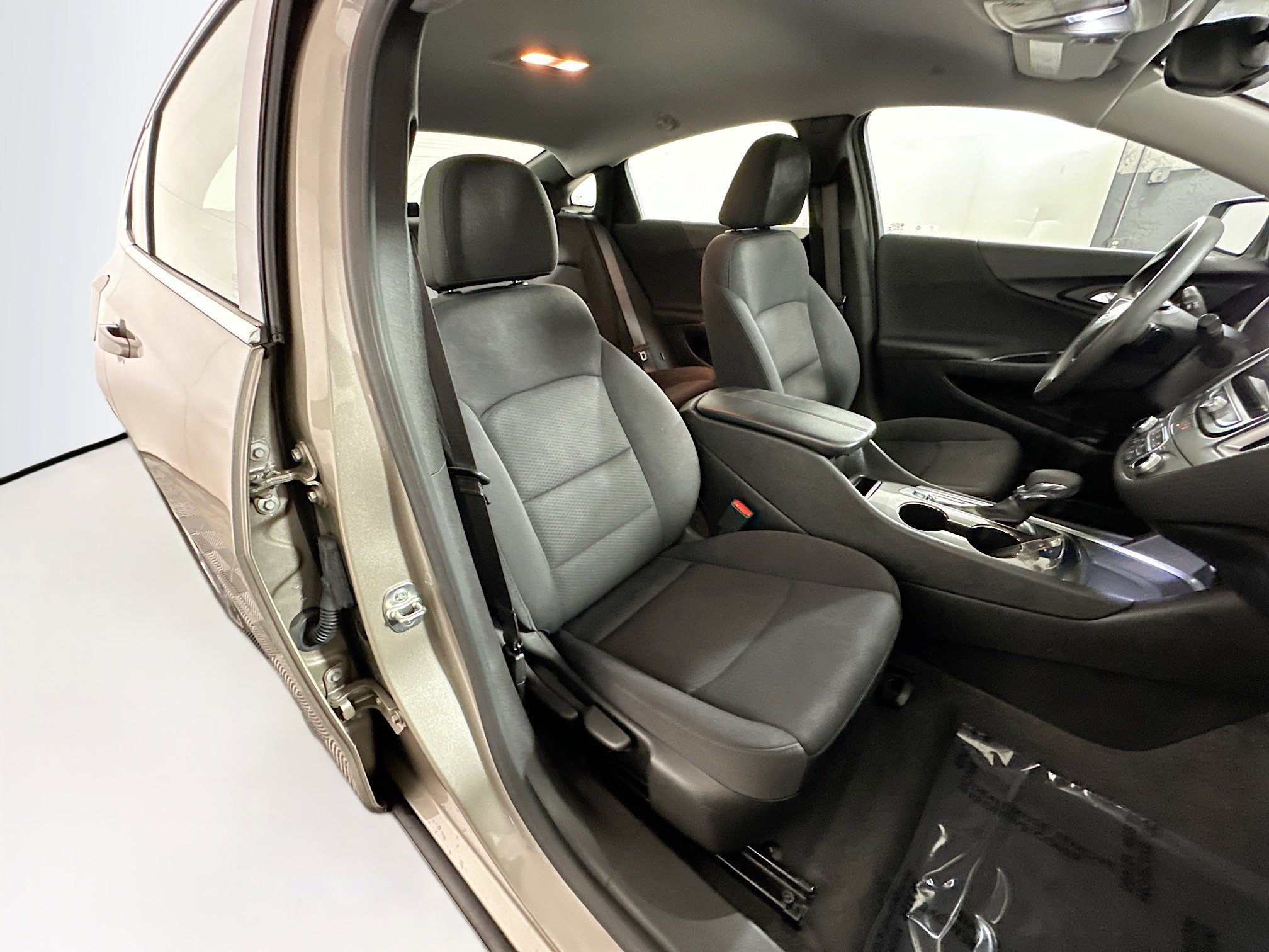 Used 2024 Chevrolet Malibu LT FWD image 28