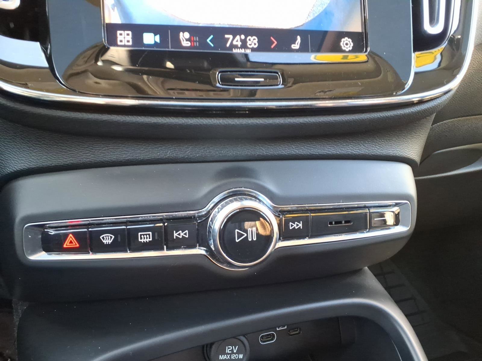 Certified 2023 Volvo XC40 B5 Plus w/ Driver Assist Package image 19