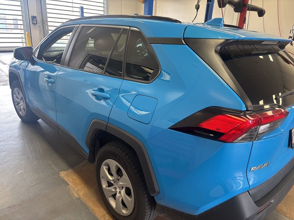 Used 2021 Toyota RAV4 LE FWD image 8
