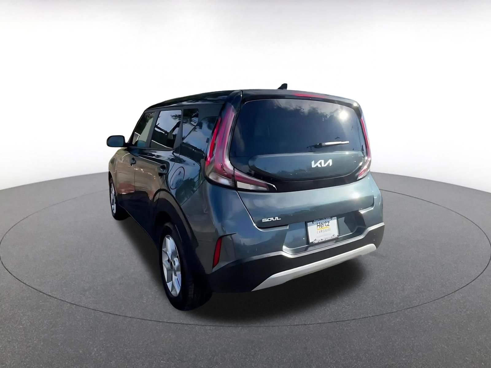 Used 2025 Kia Soul LX w/ LX Technology Package FWD image 11