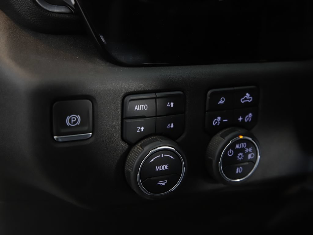 Used 2024 Chevrolet Silverado 1500 LTZ AWD/4WD image 12