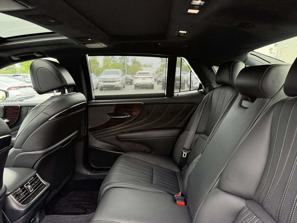 Used 2018 Lexus LS 500 AWD w/ Luxury Package image 16