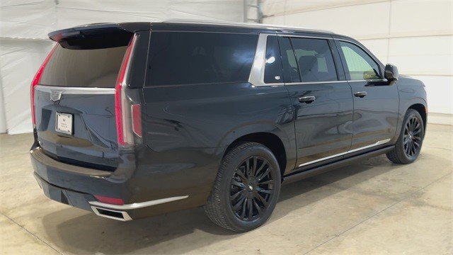 Certified 2022 Cadillac Escalade ESV Premium Luxury w/ Performance Package image 5