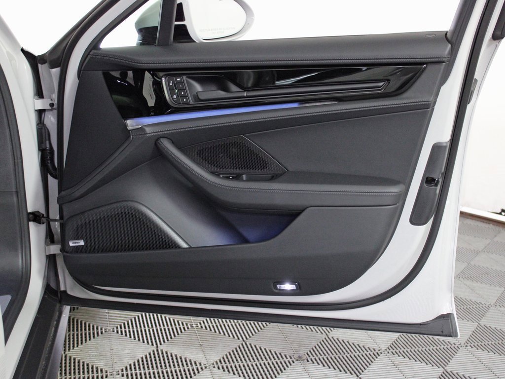 Used 2025 Porsche Panamera 4 image 37