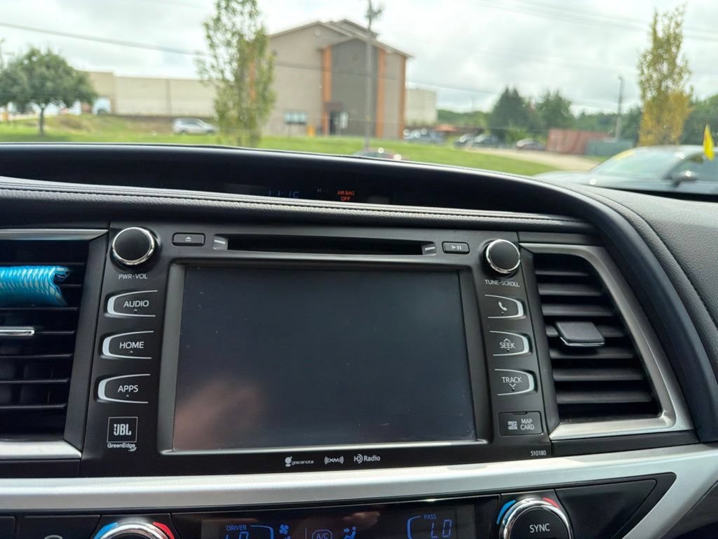 Used 2018 Toyota Highlander Limited Platinum AWD/4WD image 26