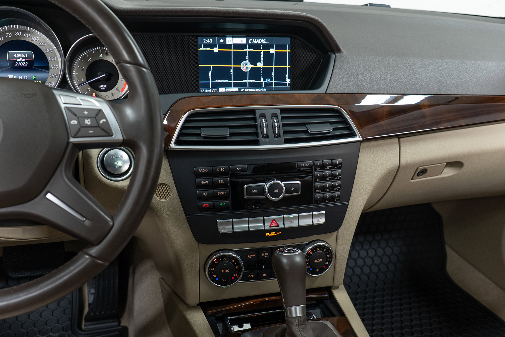 Used 2014 Mercedes-Benz C 300 4MATIC Sedan image 19