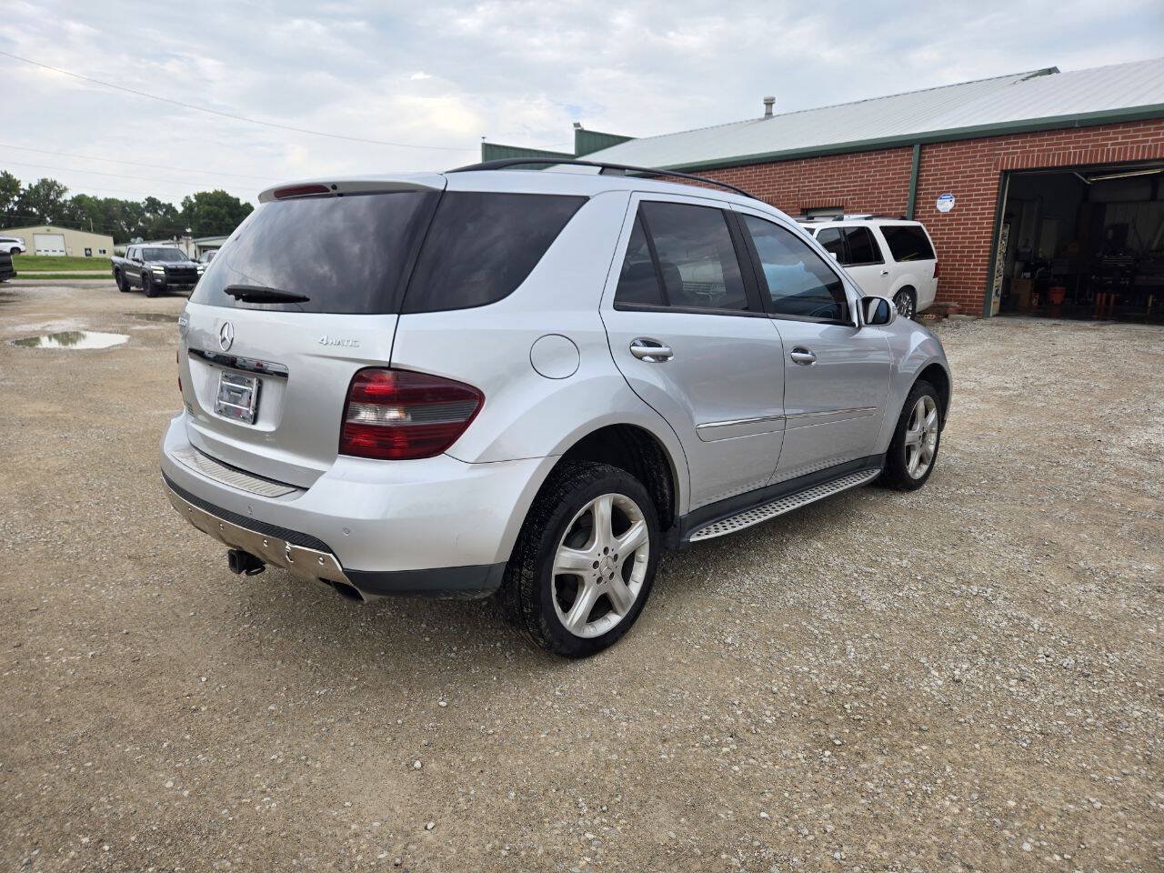 Used 2007 Mercedes-Benz ML 500 4MATIC image 3