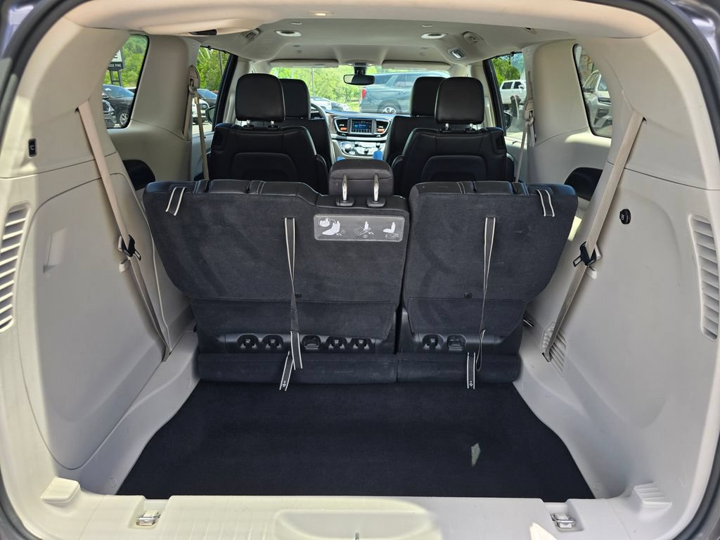 Used 2021 Chrysler Voyager Lxi FWD image 14