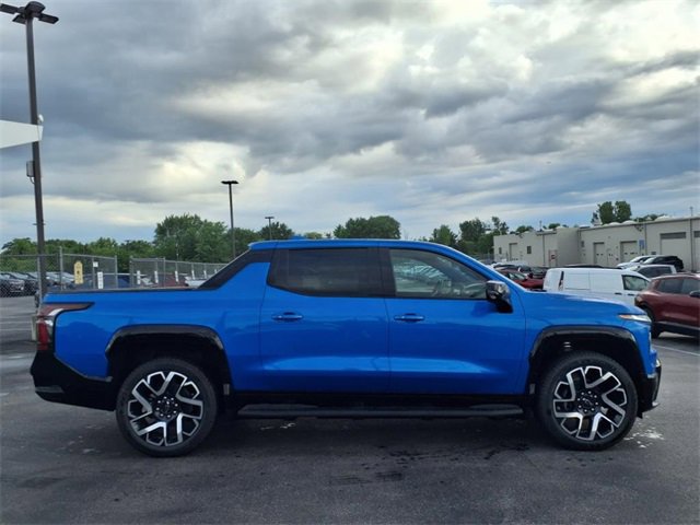 New 2025 Chevrolet Silverado EV RST image 3