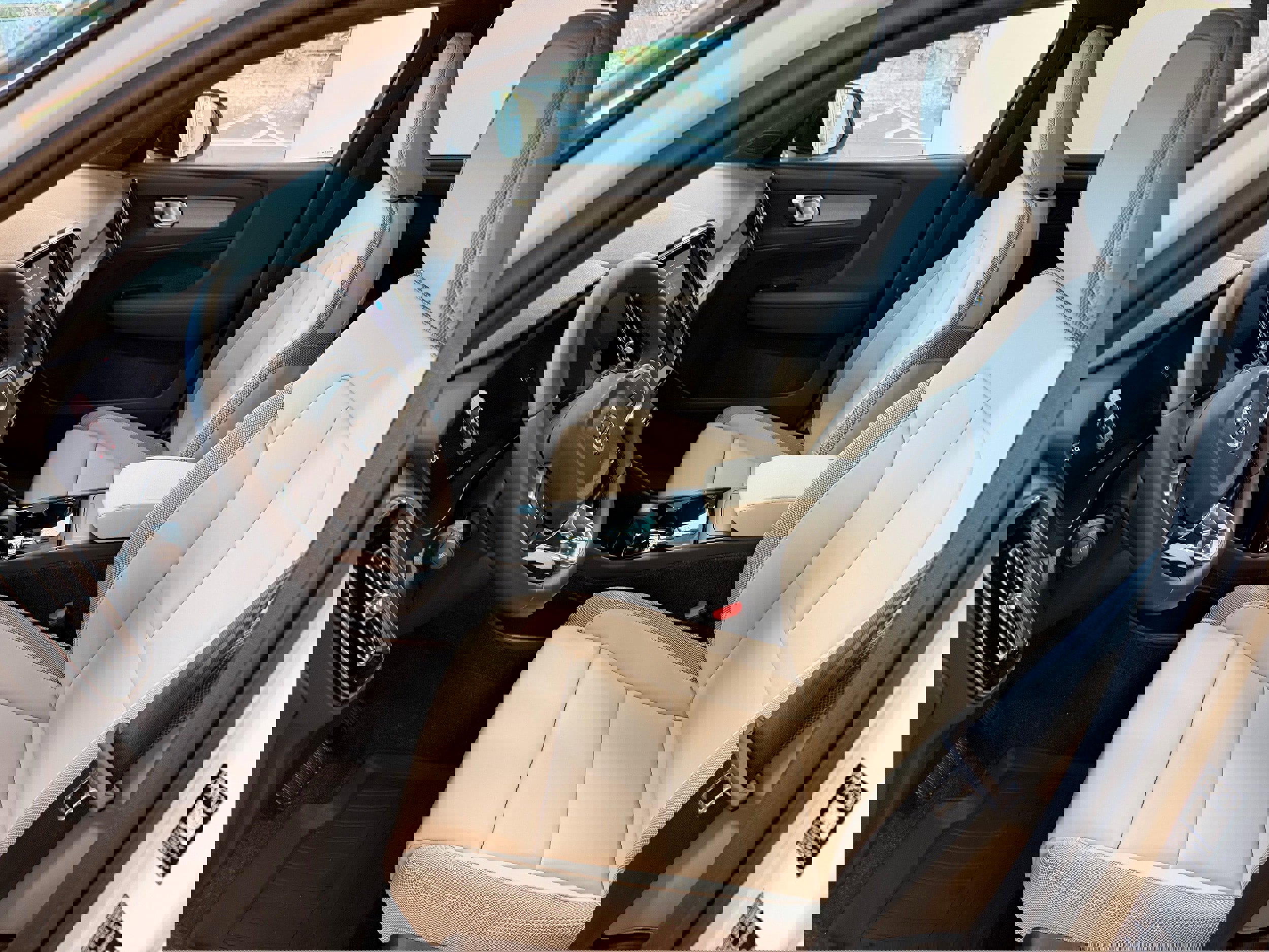 New 2026 Volvo EX40 Plus w/ Climate Package image 13