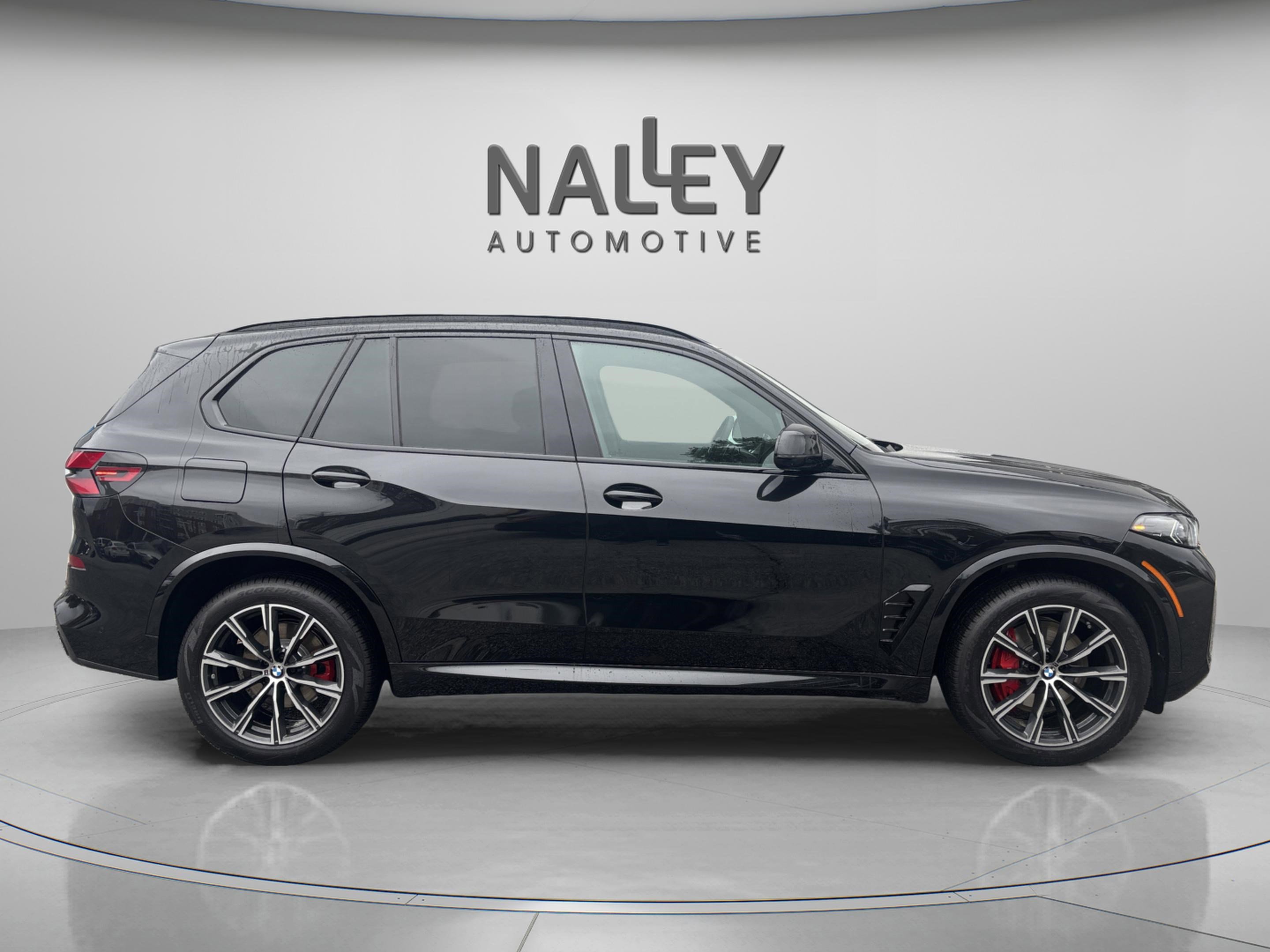 Used 2026 BMW X5 xDrive40i w/ M Sport Package image 4