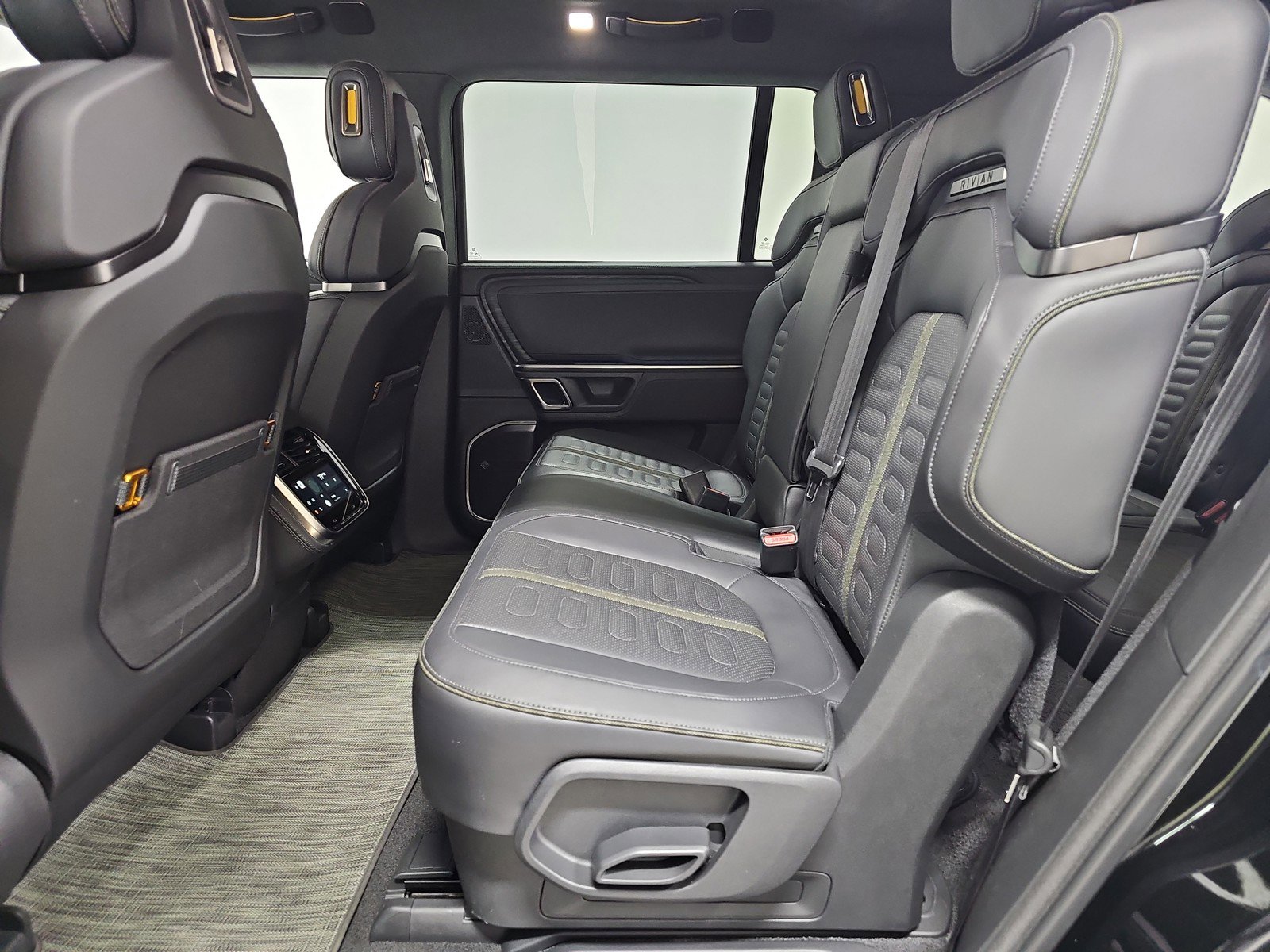 Used 2024 Rivian R1S Adventure AWD/4WD image 21