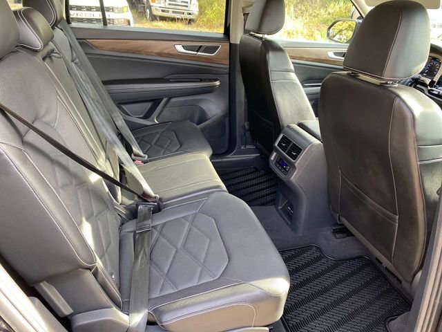 Used 2024 Volkswagen Atlas SE image 18