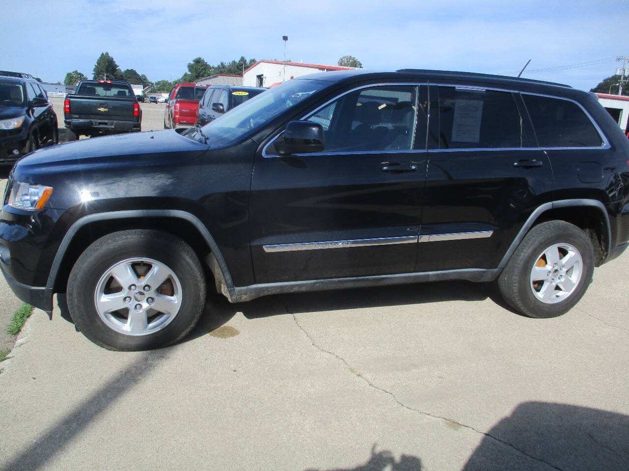Used 2012 Jeep Grand Cherokee Laredo AWD/4WD image 3