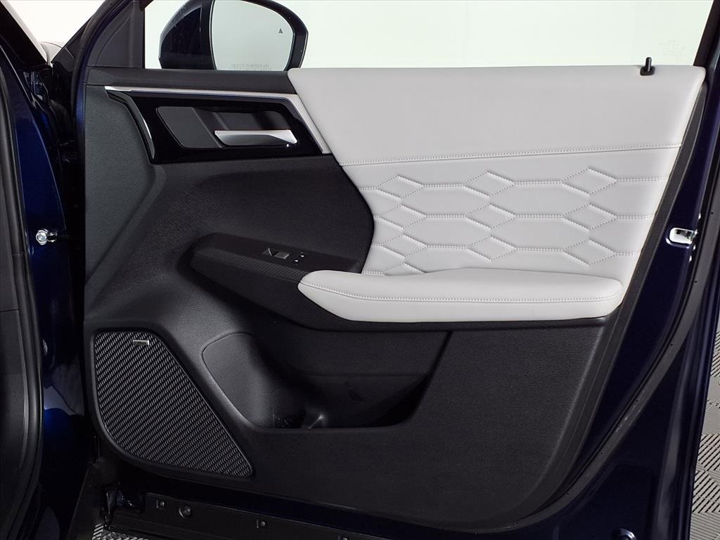 New 2025 Mitsubishi Outlander SEL image 8