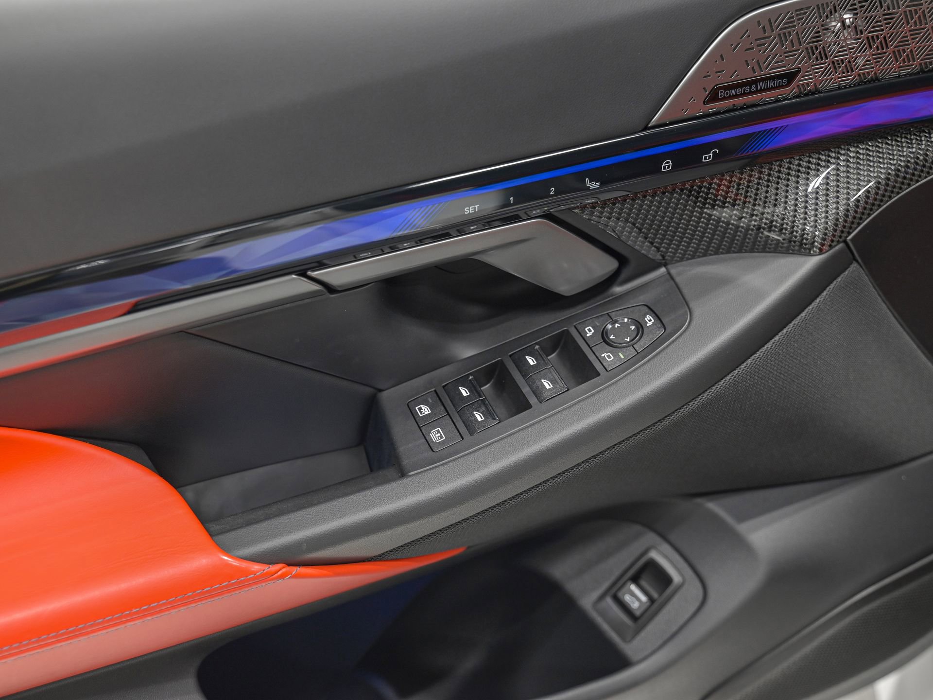 Used 2025 BMW M5 w/ Carbon Package image 13