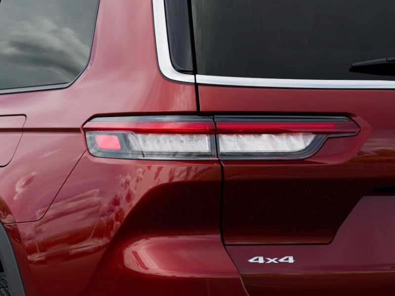 New 2025 Jeep Grand Cherokee L Laredo w/ Luxury Tech Group I AWD/4WD image 10