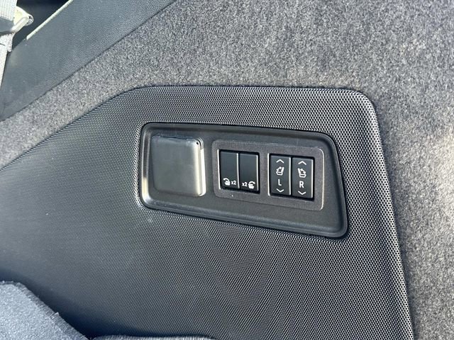 Used 2023 Cadillac Escalade Premium Luxury w/ LPO, Floor Liner Package AWD/4WD image 16