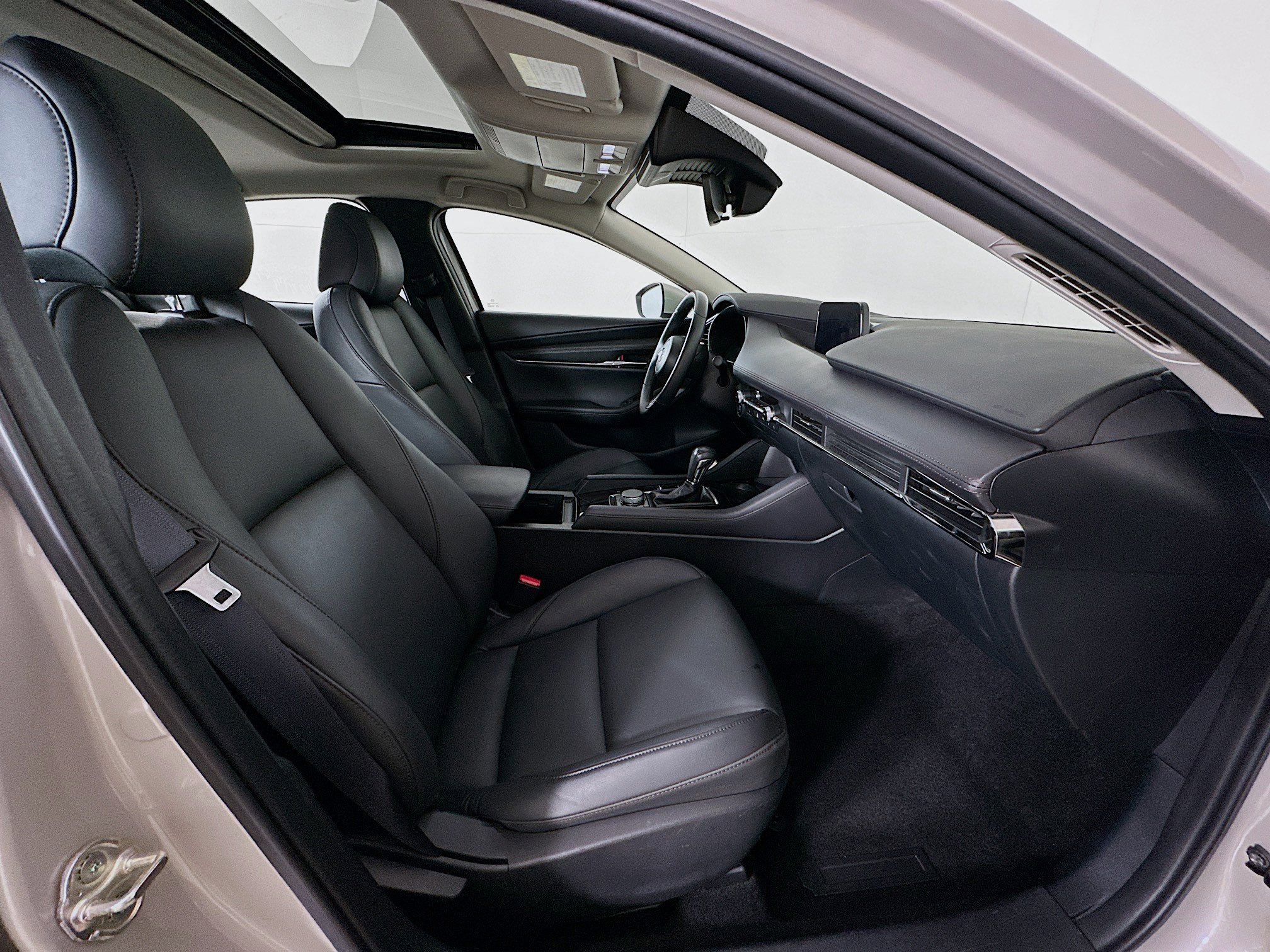 Used 2025 MAZDA MAZDA3 s image 31