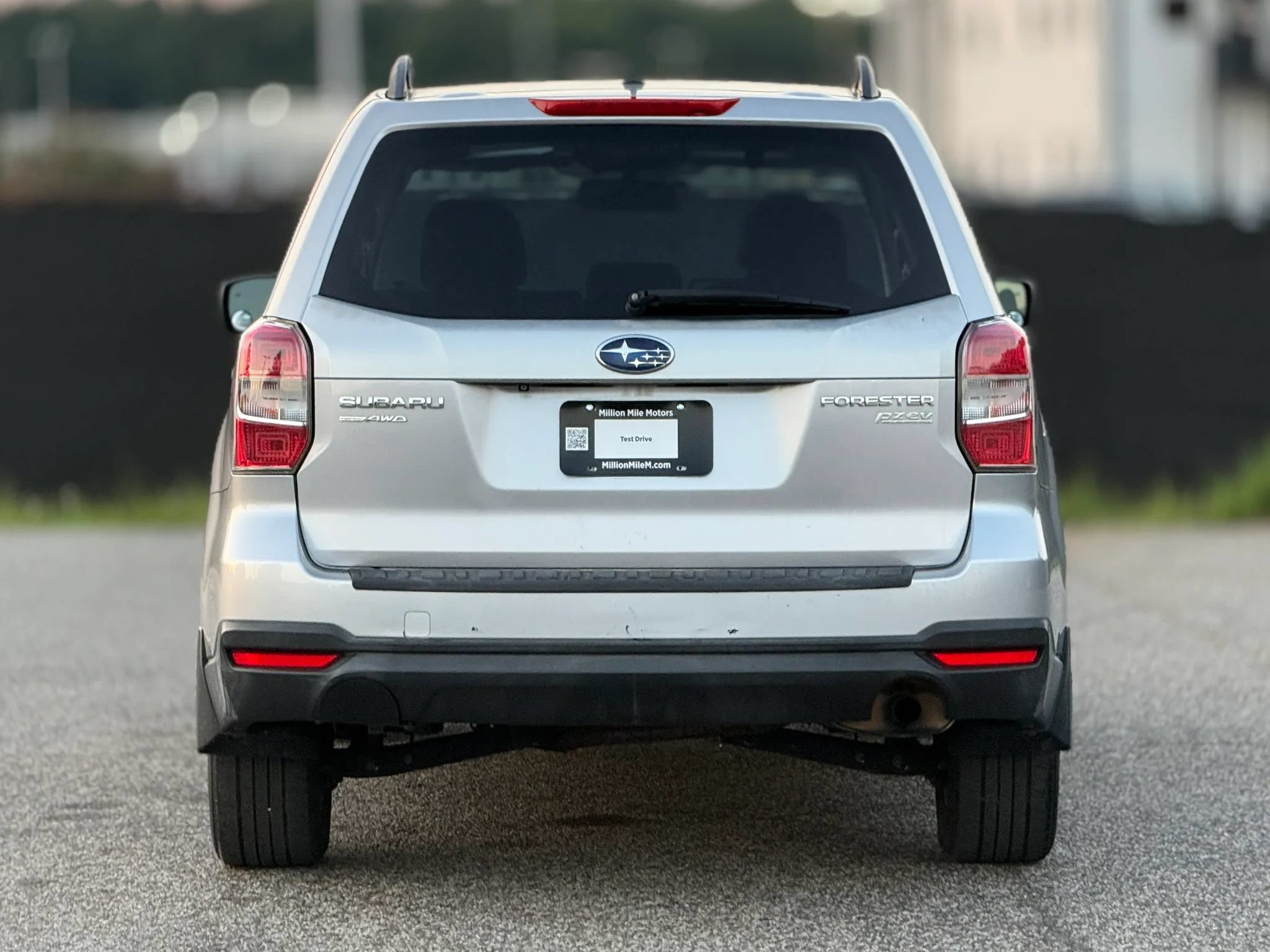 Used 2014 Subaru Forester 2.5i Premium w/ Popular Package #2 AWD/4WD image 4
