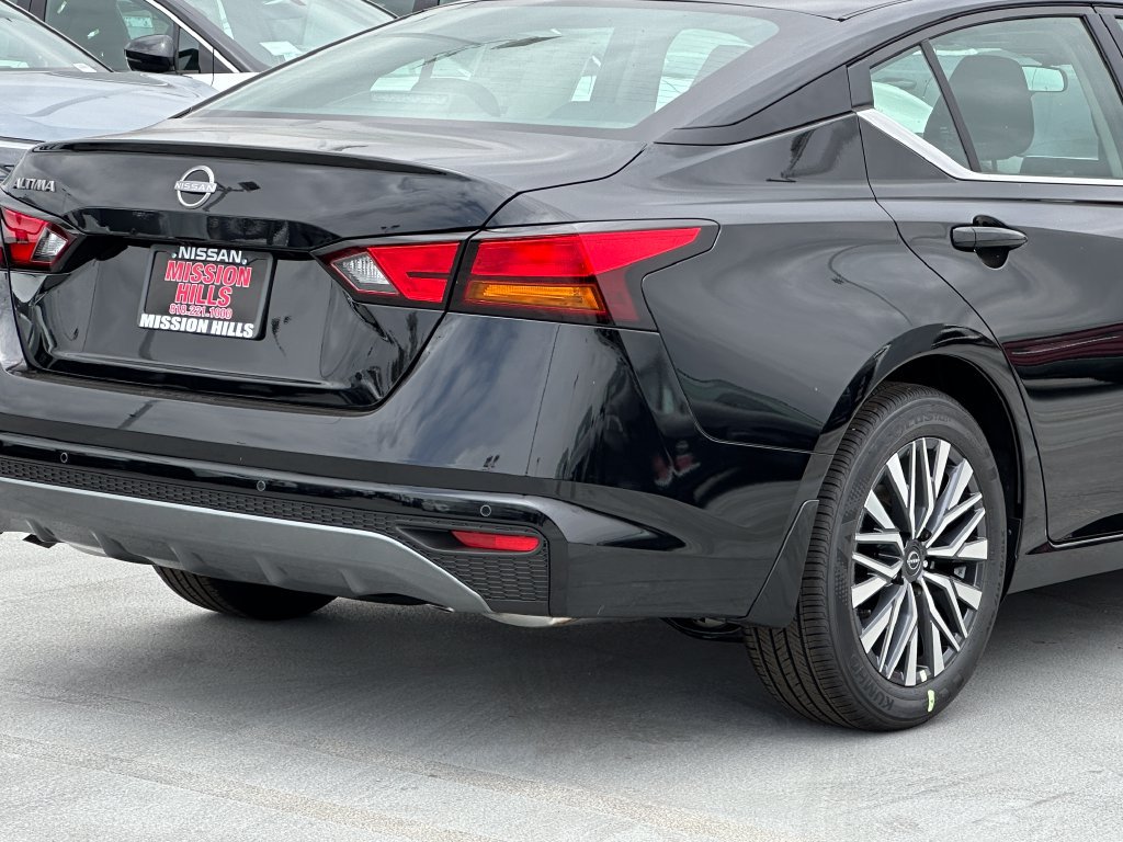 New 2026 Nissan Altima 2.5 SV FWD image 8