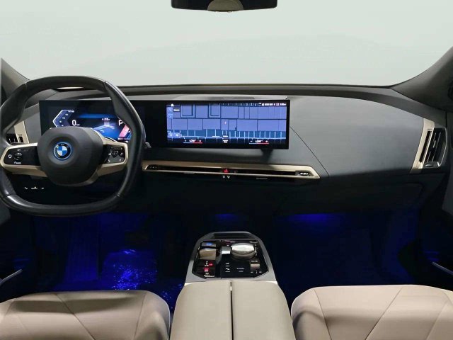Used 2023 BMW iX xDrive50 AWD/4WD image 15