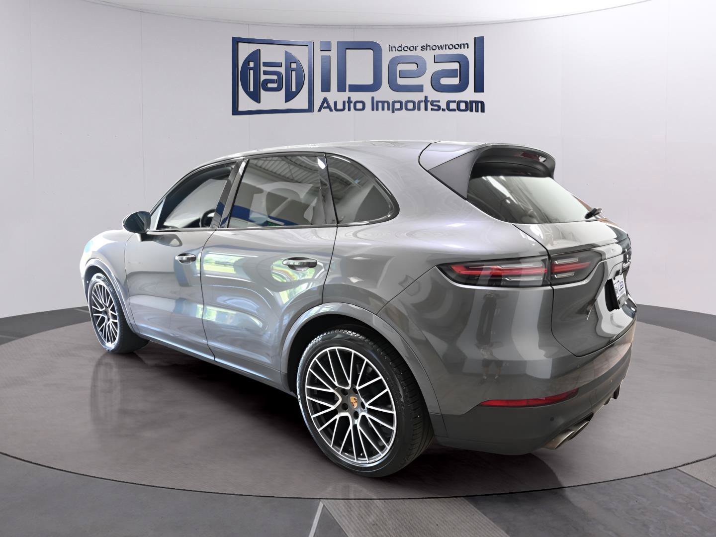 Used 2019 Porsche Cayenne S AWD/4WD image 3