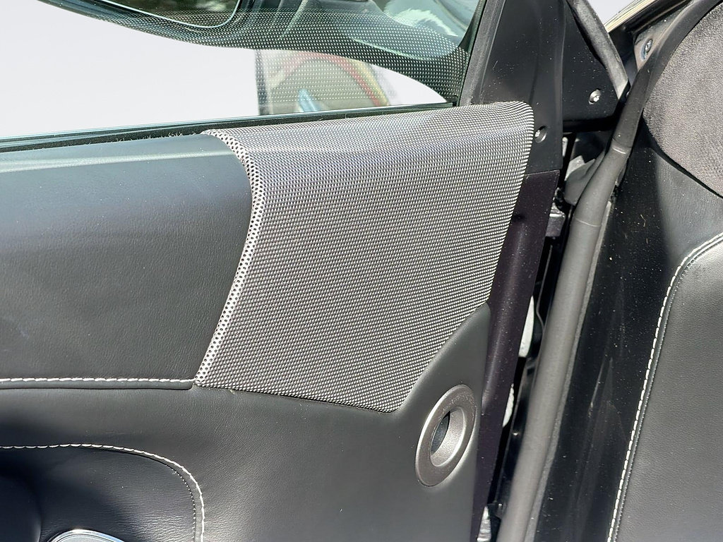 Used 2015 Aston Martin DB9 Coupe RWD image 19