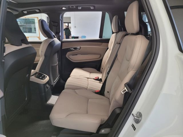 New 2026 Volvo XC90 T8 Plus w/ Protection Package Premier AWD/4WD image 9