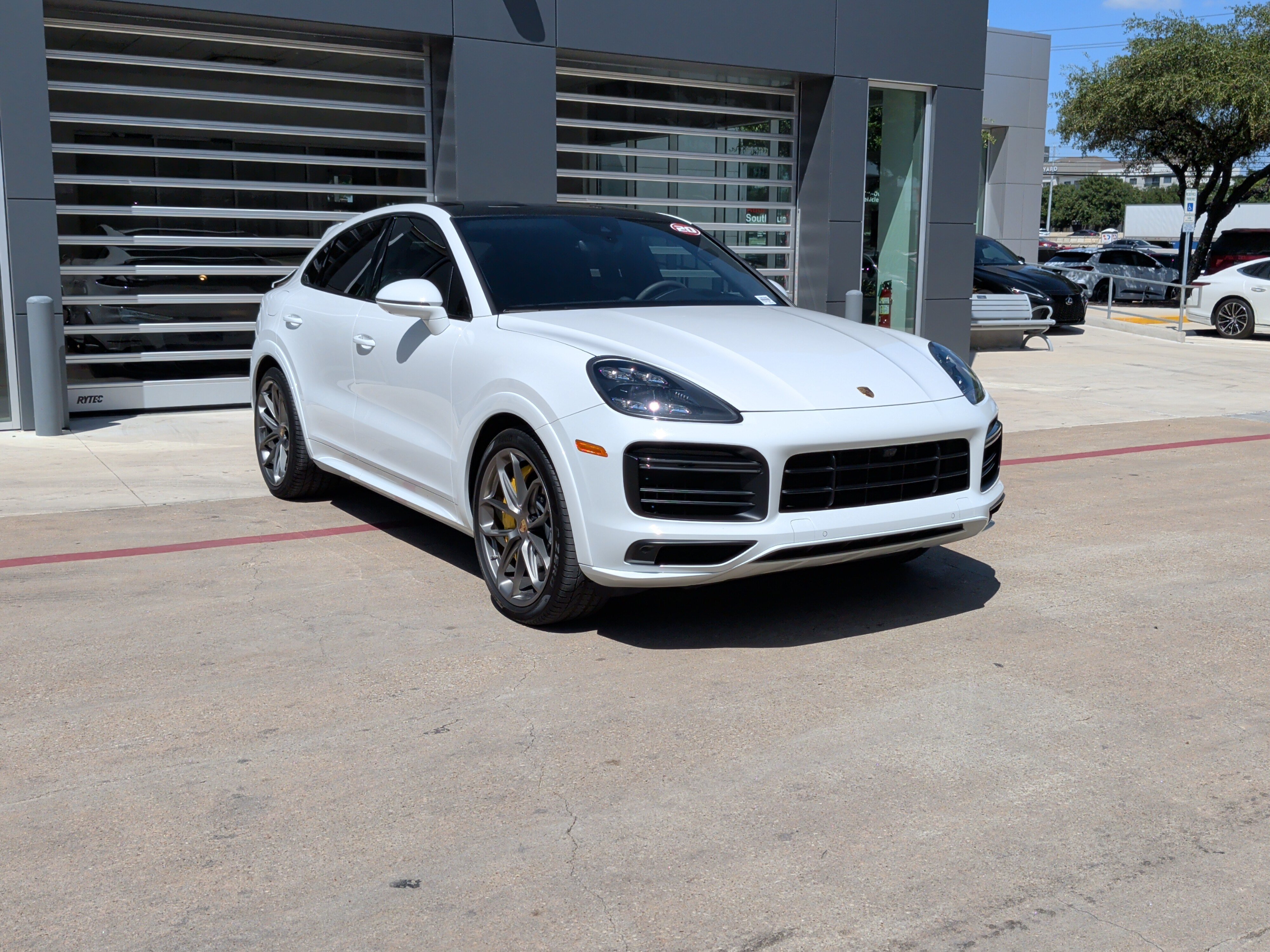 Used 2020 Porsche Cayenne Turbo AWD/4WD image 2