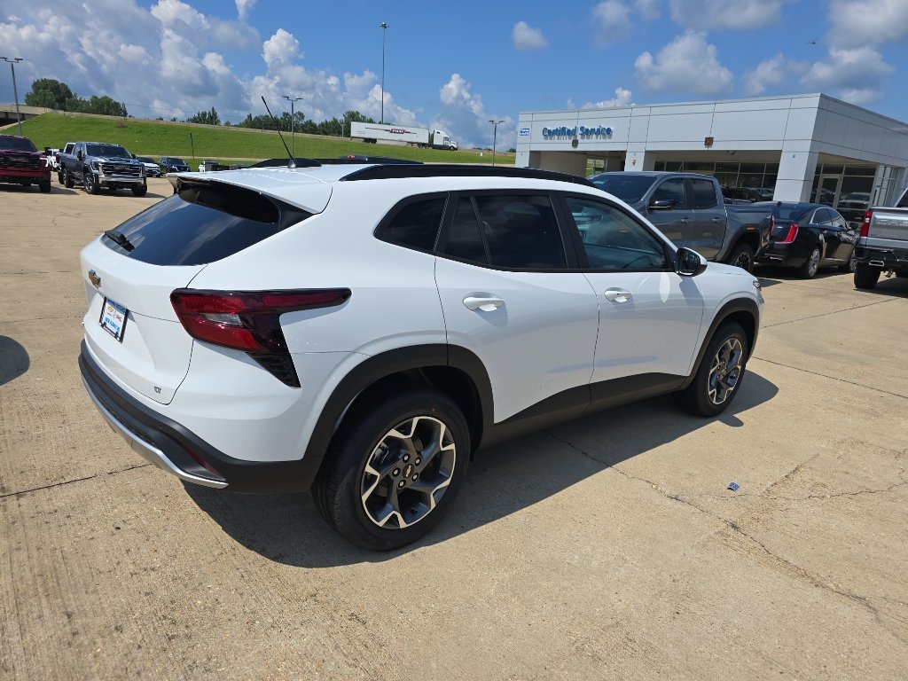 New 2026 Chevrolet Trax LT w/ Driver Confidence Package FWD image 26