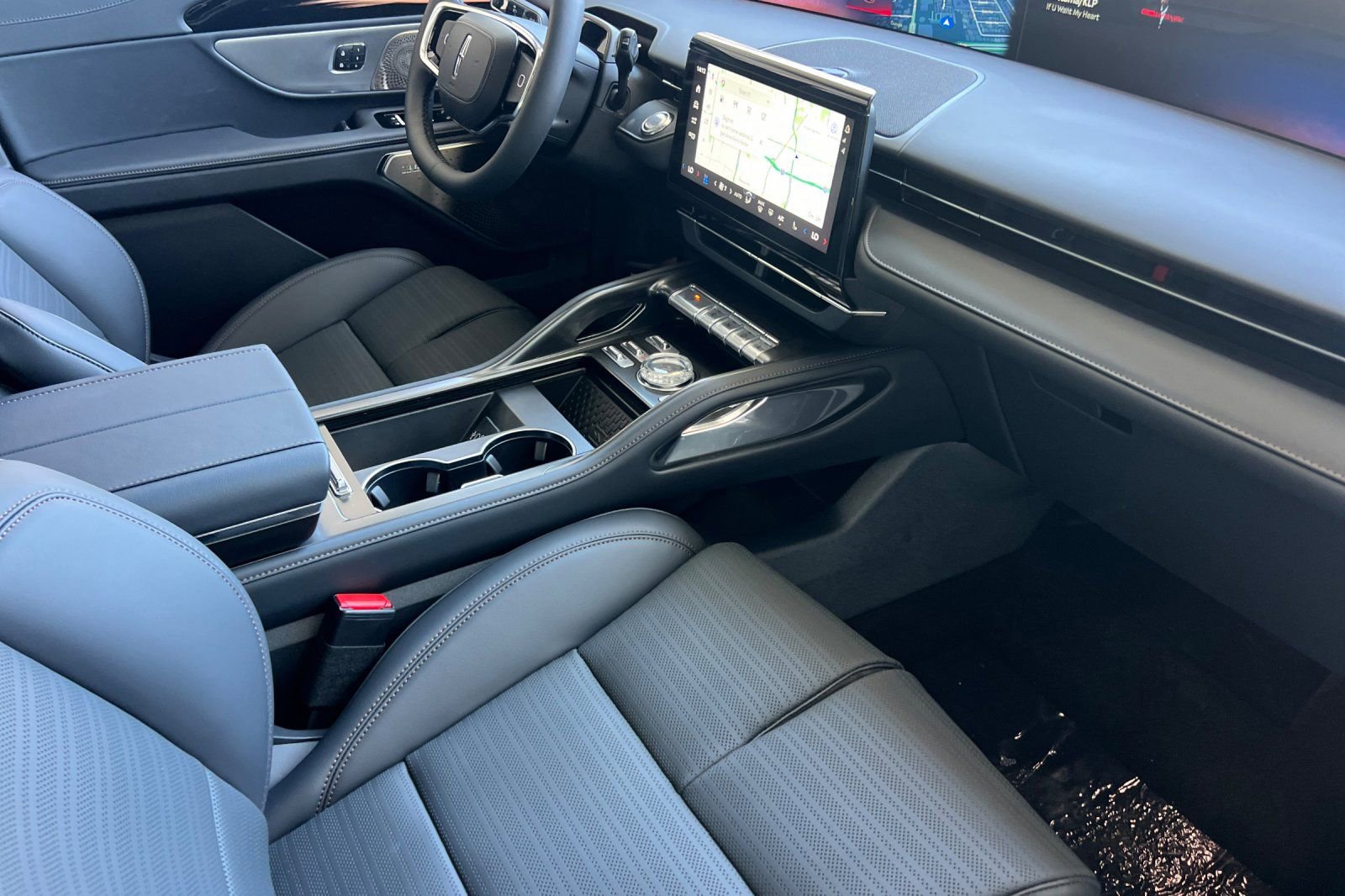 New 2026 Lincoln Nautilus Reserve AWD/4WD image 14