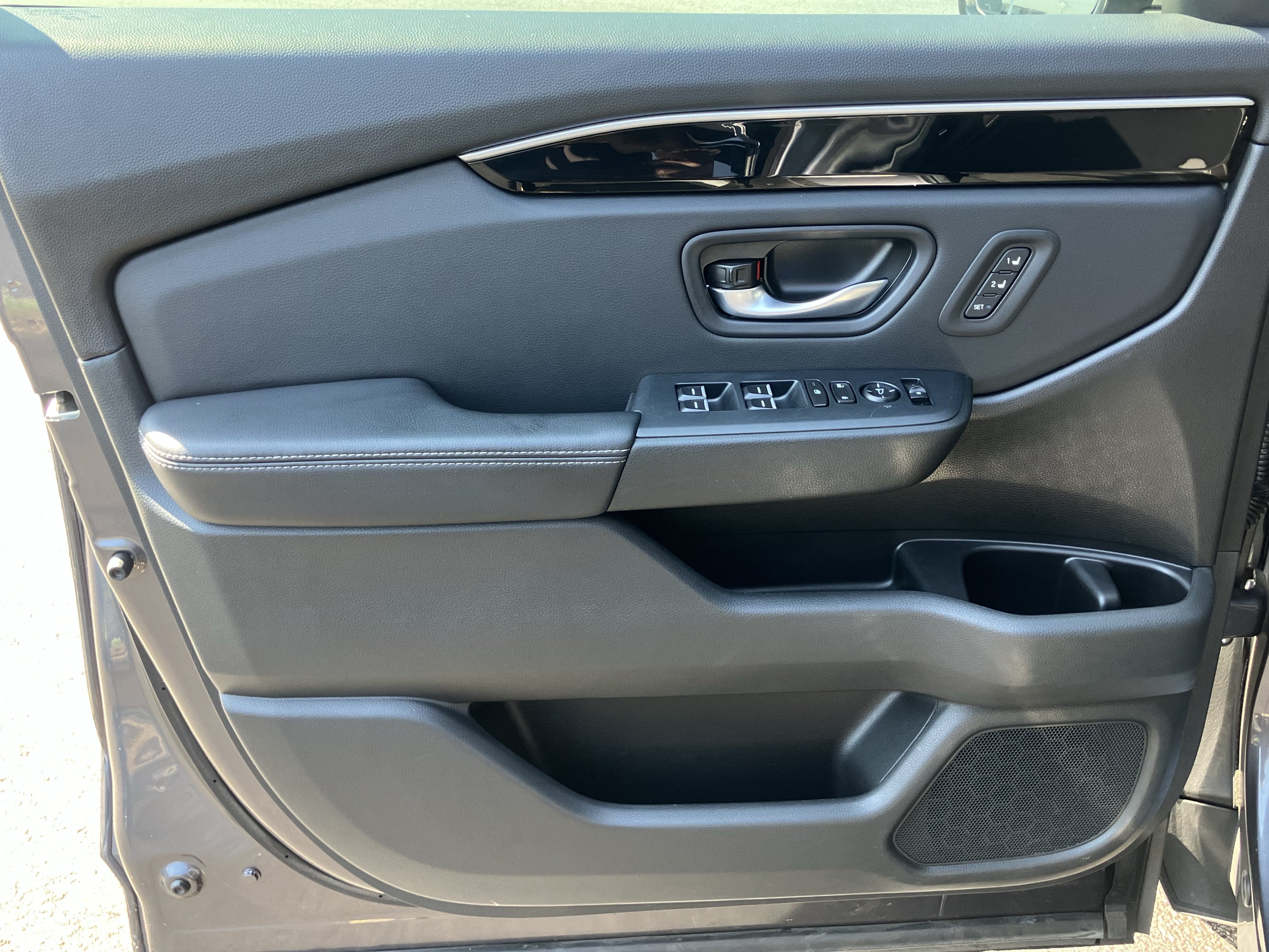 Certified 2025 Honda Pilot Touring image 14