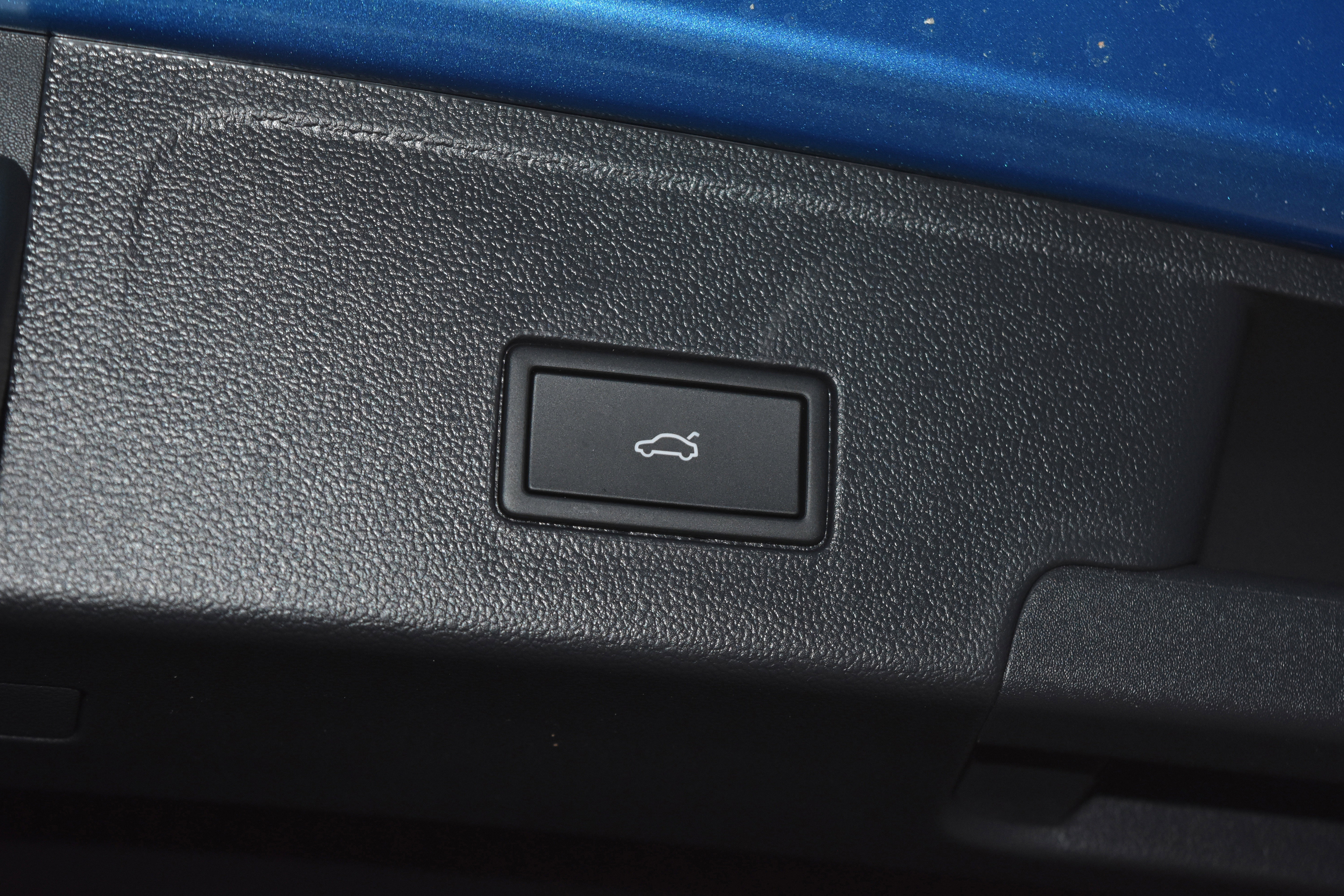 New 2025 Volkswagen Atlas Cross Sport SE image 27