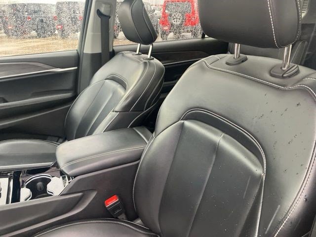 Certified 2023 Jeep Grand Cherokee L Limited image 12