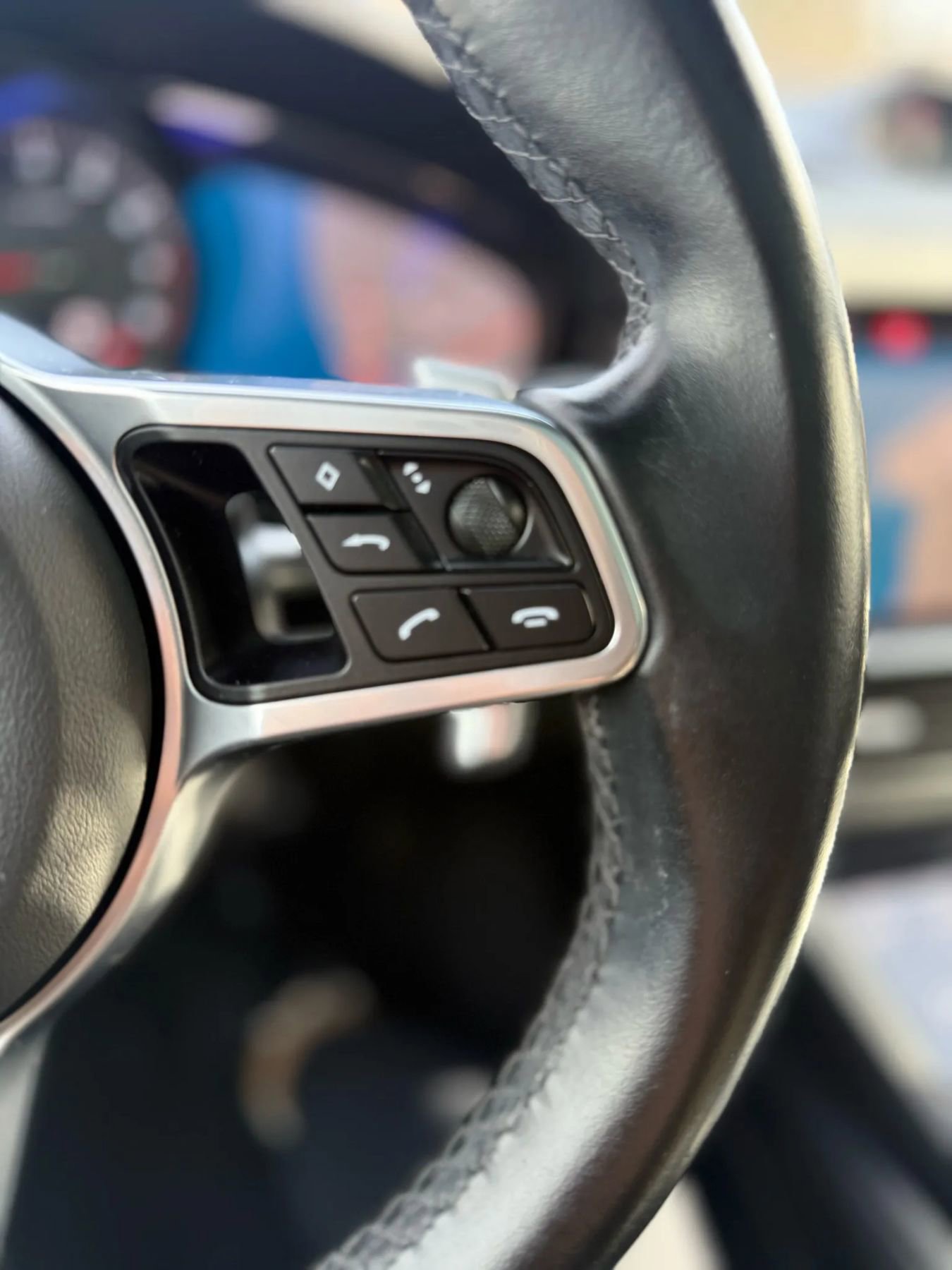 Used 2021 Porsche Cayenne Sport Utility 4D image 27