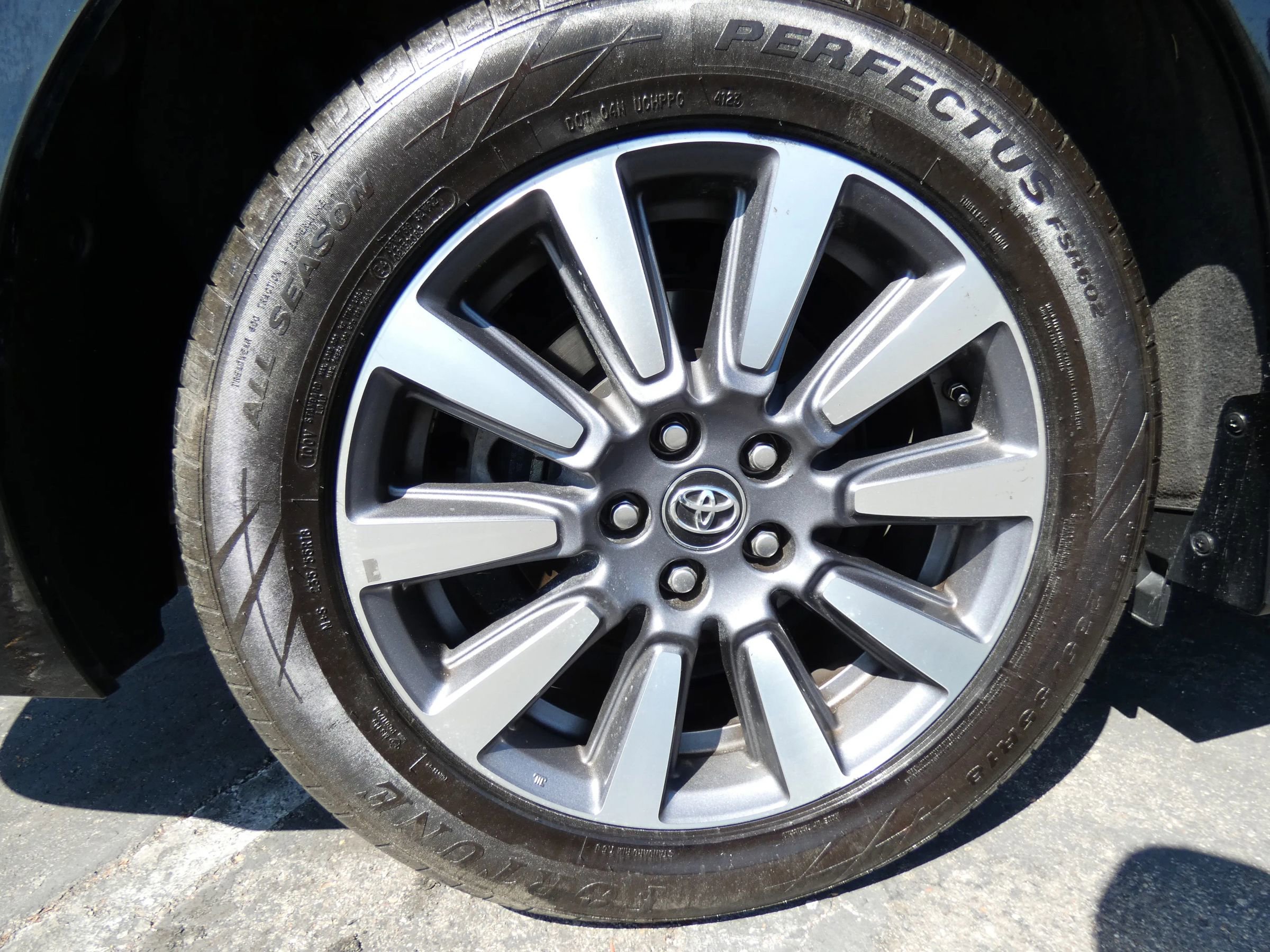 Used 2018 Toyota Sienna Limited image 20