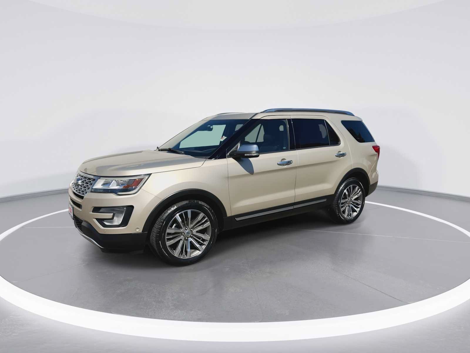 Used 2017 Ford Explorer Platinum AWD/4WD image 4