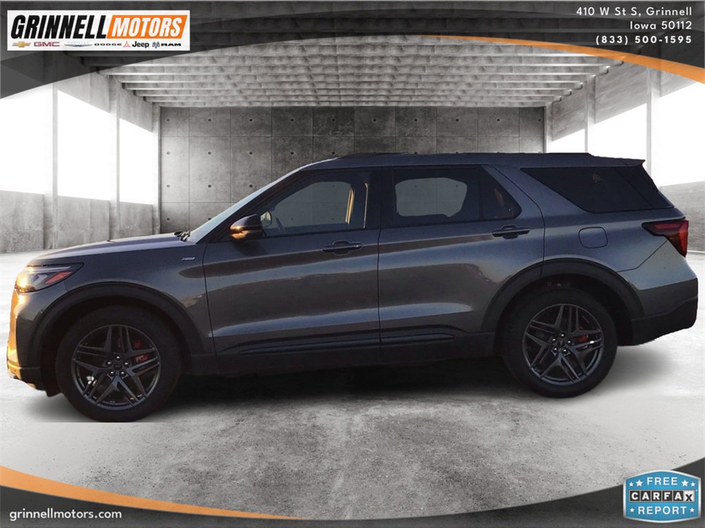 Used 2025 Ford Explorer ST-Line w/ ST-Line Street Pack image 8