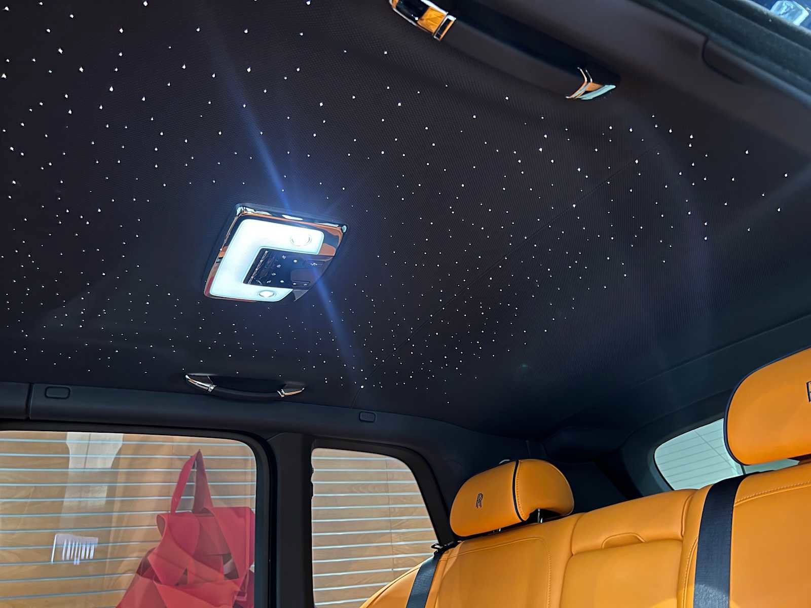 Used 2025 Rolls-Royce Cullinan Black Badge w/ Leather Finishing Pack image 26