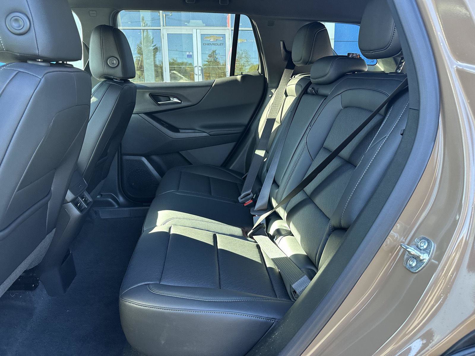 New 2027 Chevrolet Equinox LT w/ Convenience Package II AWD/4WD image 11